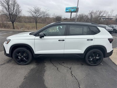 2026 Volkswagen Taos SE Black