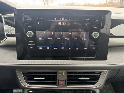 2026 Volkswagen Taos SE Black