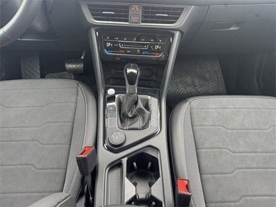 2026 Volkswagen Taos SE Black