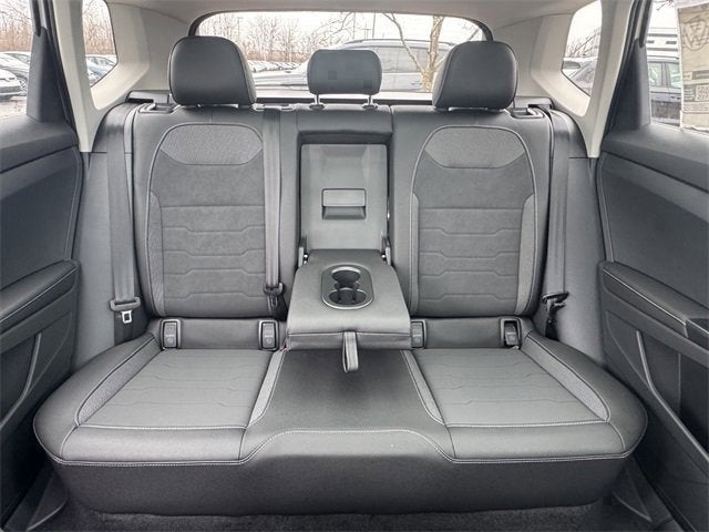 2026 Volkswagen Taos SE Black