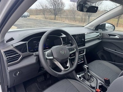 2026 Volkswagen Taos SE Black