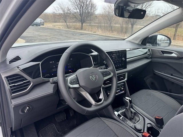 2026 Volkswagen Taos SE Black