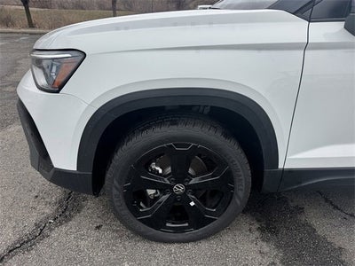 2026 Volkswagen Taos SE Black