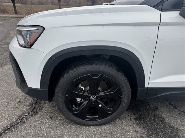 2026 Volkswagen Taos SE Black