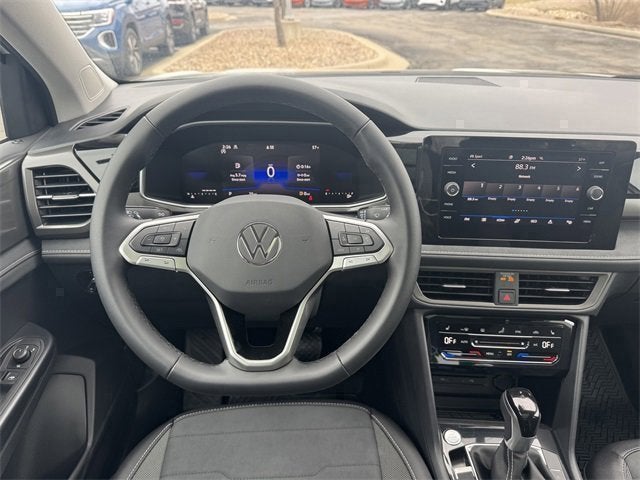 2026 Volkswagen Taos SE Black