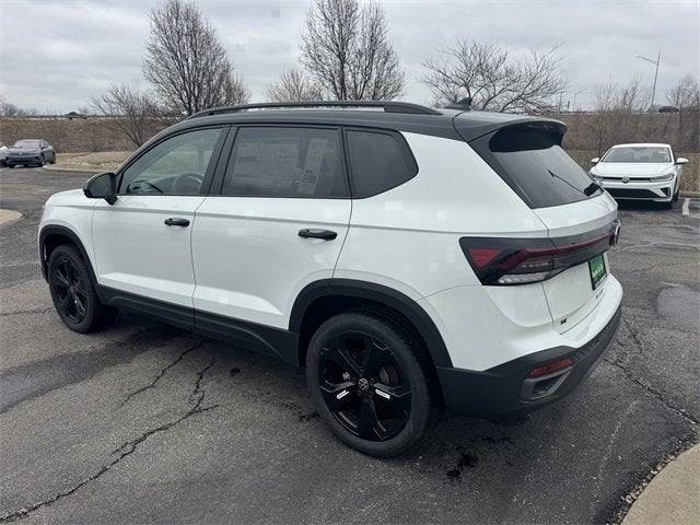 2026 Volkswagen Taos SE Black