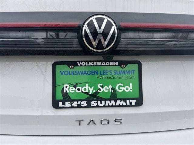 2026 Volkswagen Taos SE Black