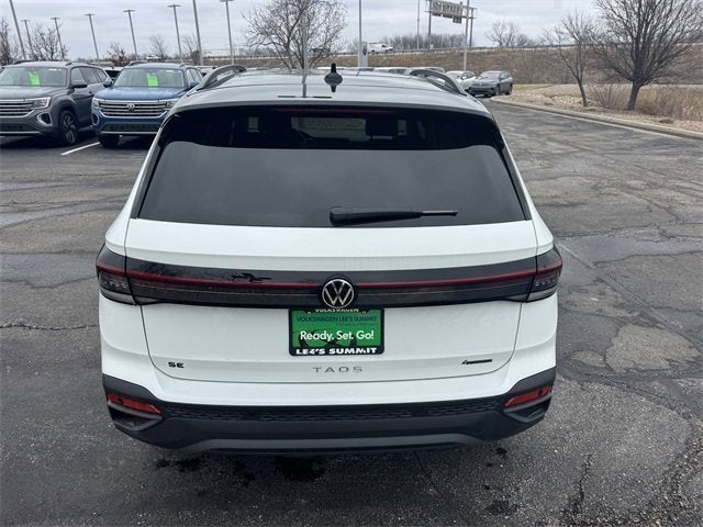 2026 Volkswagen Taos SE Black