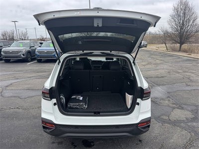 2026 Volkswagen Taos SE Black