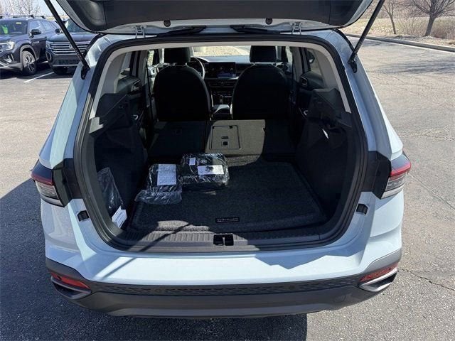 2026 Volkswagen Taos SE Black