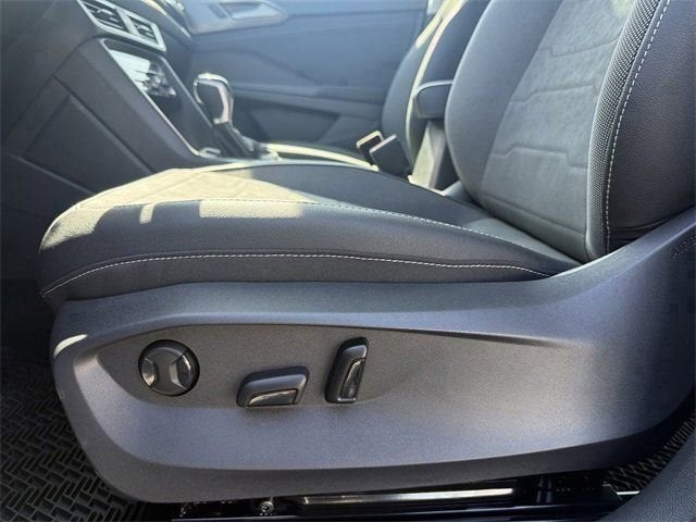 2026 Volkswagen Taos SE Black