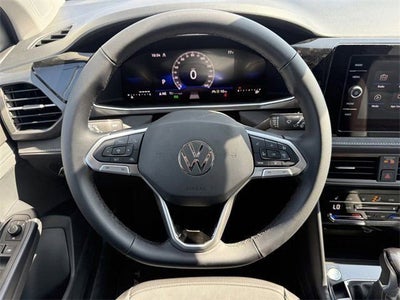 2026 Volkswagen Taos SE Black