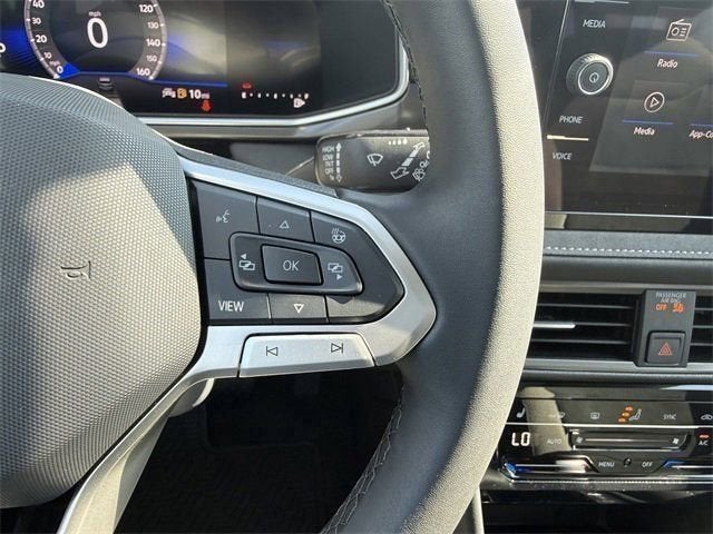 2026 Volkswagen Taos SE Black