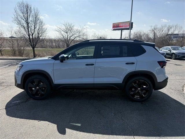 2026 Volkswagen Taos SE Black