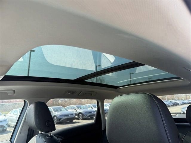 2026 Volkswagen Taos SE Black