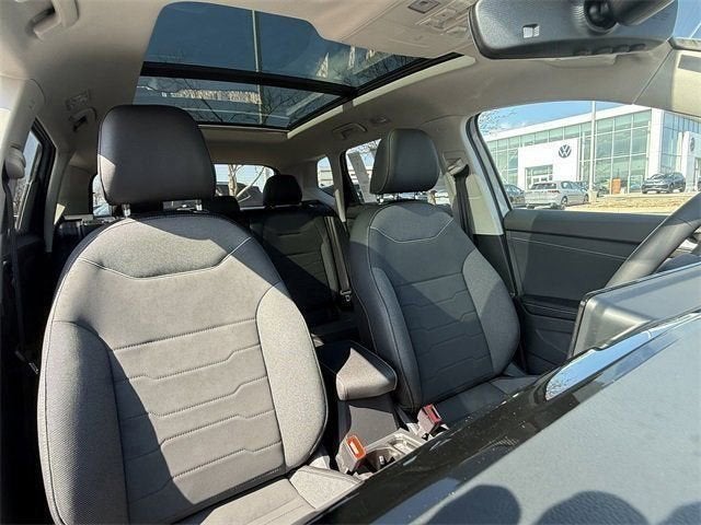 2026 Volkswagen Taos SE Black