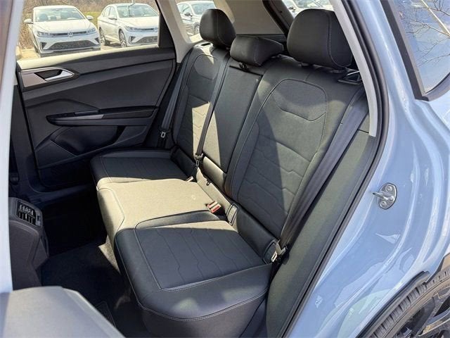 2026 Volkswagen Taos SE Black