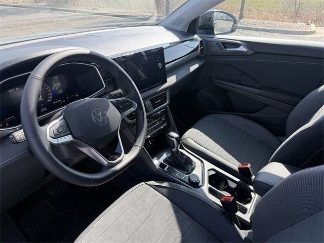 2026 Volkswagen Taos SE Black