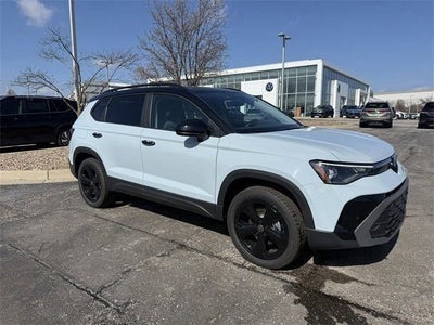 2026 Volkswagen Taos SE Black