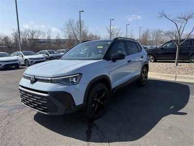 2026 Volkswagen Taos SE Black