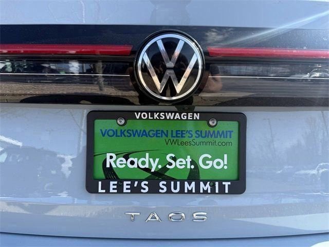 2026 Volkswagen Taos SE Black