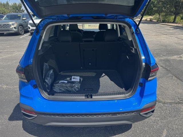 2027 Volkswagen Taos SE Black