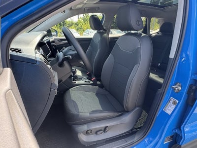 2027 Volkswagen Taos SE Black