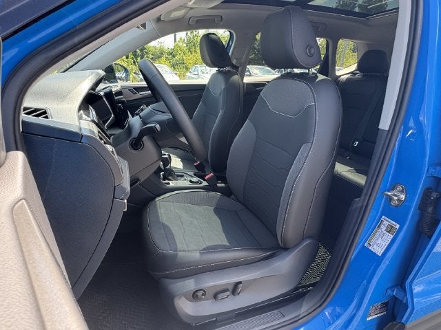 2027 Volkswagen Taos SE Black