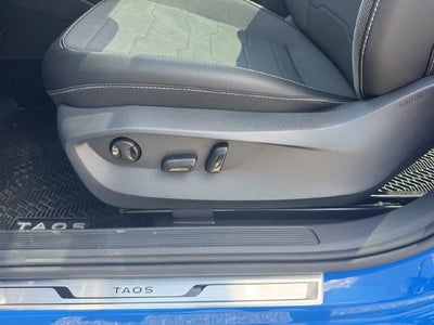 2027 Volkswagen Taos SE Black