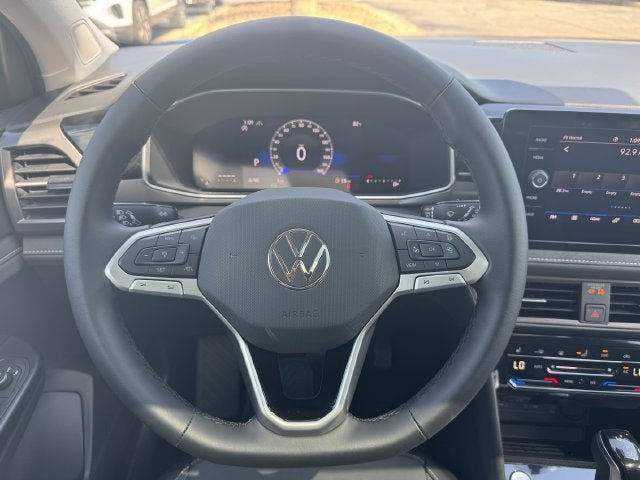 2027 Volkswagen Taos SE Black