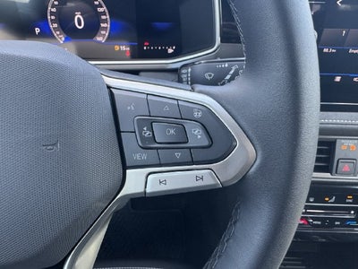 2027 Volkswagen Taos SE Black