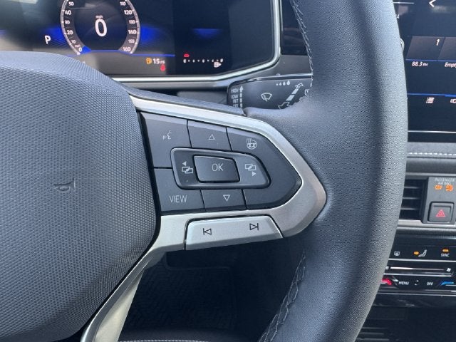 2027 Volkswagen Taos SE Black