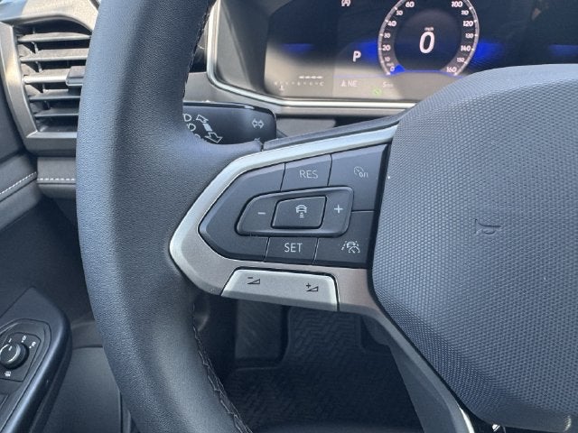 2027 Volkswagen Taos SE Black