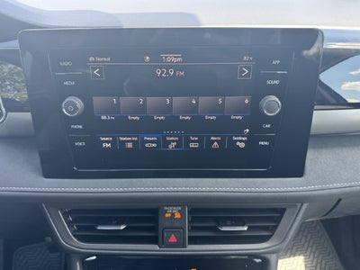 2027 Volkswagen Taos SE Black