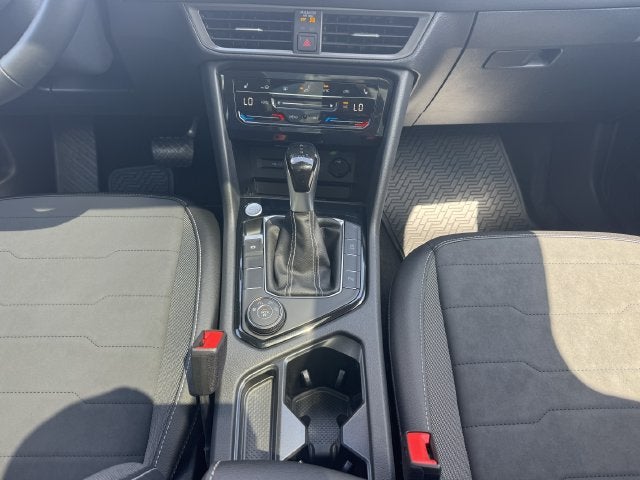 2027 Volkswagen Taos SE Black