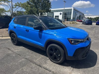 2027 Volkswagen Taos SE Black