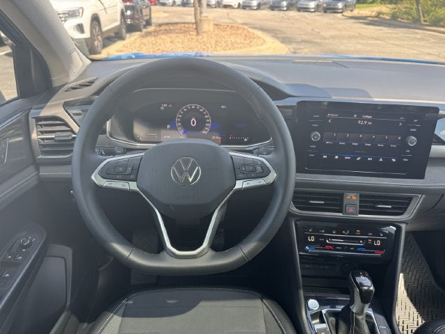 2027 Volkswagen Taos SE Black