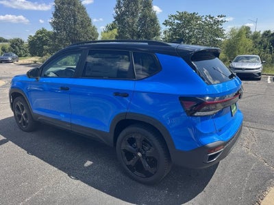 2027 Volkswagen Taos SE Black