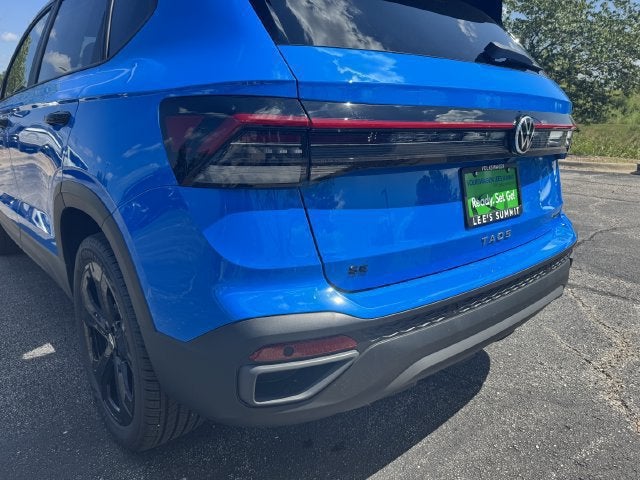 2027 Volkswagen Taos SE Black