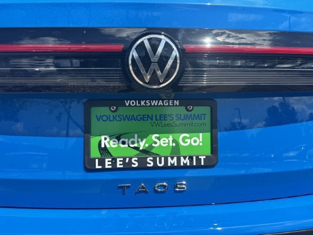2027 Volkswagen Taos SE Black