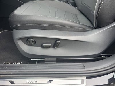 2026 Volkswagen Taos SE Black