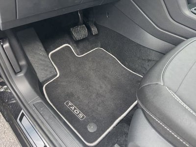 2026 Volkswagen Taos SE Black