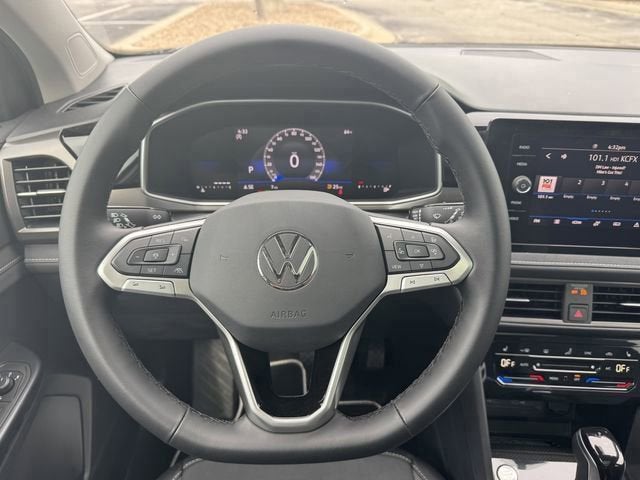 2026 Volkswagen Taos SE Black