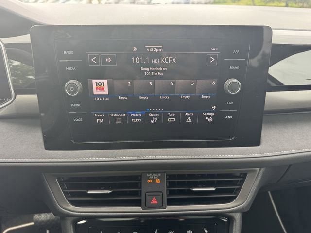 2026 Volkswagen Taos SE Black