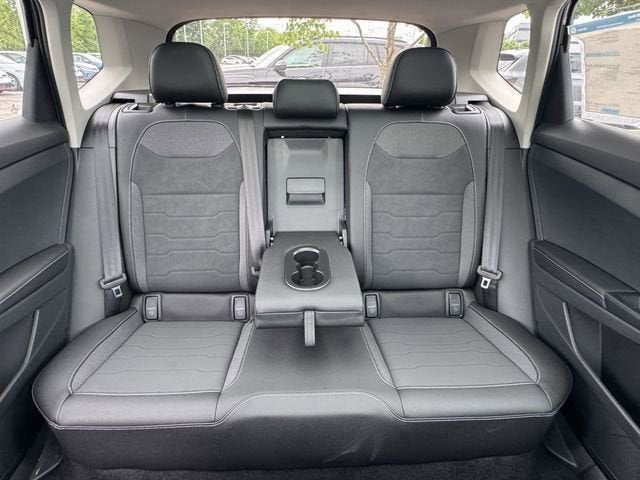 2026 Volkswagen Taos SE Black