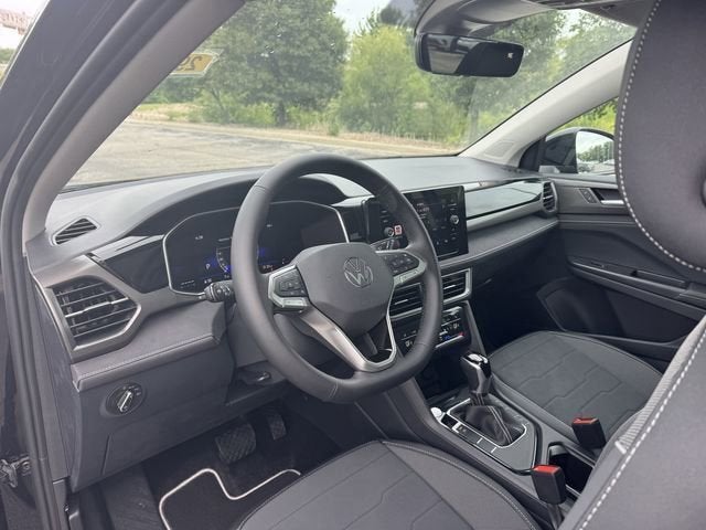 2026 Volkswagen Taos SE Black