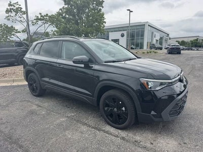 2026 Volkswagen Taos SE Black