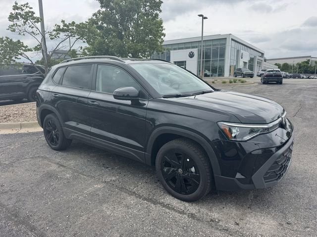 2026 Volkswagen Taos SE Black