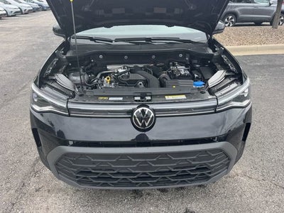 2026 Volkswagen Taos SE Black