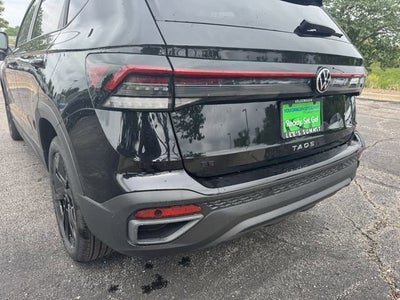 2026 Volkswagen Taos SE Black